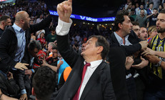 Anadolu Efes-Fenerbahçe Beko maçı sonunda gerginlik Ergin Ataman ve yöneticiler...