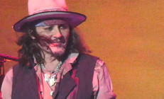 Johnny Depp hayranlarının yüreğini ağzına getirdi: İntihar girişiminde mi bulundu