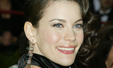 Bir zamanlar güzelliği dillere destan bir yıldız vardı: O artık yemek pişirip çocuk büyütüyor