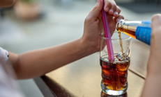 Ülser tedavisini arayan bir kimyager yanlışlıkla keşfetti…  Dondurmadan diş macununa kadar her şeyin içinde olan aspartamın ilginç tarihi