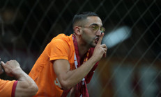 Maç sonu Ziyech sürprizi Tribünden çıktı...