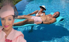 Efsane oyuncu 90 yaşında aşkın tadını çıkarıyor: Prensimi bulmak için çok kurbağa öpmek zorunda kaldım