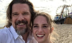 Ünlü aktör yönetmen koltuğuna oturdu, kızı başrol oynadı: Cinsellik içeren sahneleri çekerken hiç zorlanmadık