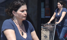 Ünlü yıldızı zirvedeyken piyasadan silmişlerdi : İş toplantısına çağırdı, soyunup taciz etti... Yıllar sonra dava açtı