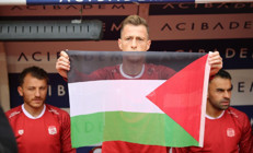 Sivassporlu Hakan Arslan, yedek kulübesinde Filistin bayrağı açtı