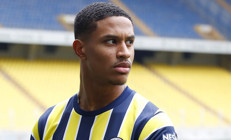 Fenerbahçenin stoperde kurtarıcısı Jayden Oosterwolde