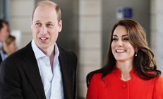 William beni böyle beğeniyor diye.... Düğün öncesinde o da kraliyet ailesiyle inatlaşmış