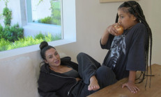 İstese ona kuş sütü bile içirir... Kızı kuru soğanı kabuğuyla birlikte yedi