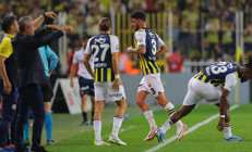 Fenerbahçe - Trabzonspor maçında protesto Gözyaşlarıyla soyunma odasına gitti