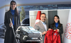 Görme engelli Zülalin geliştirdiği uygulama yerli otomobil Togg’da kullanıldı... Bakan Kacır: İlham veren örneklerden biri