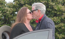 Karımın her kıvrımını ayrı seviyorum demişti... Bizimki aşk değil aşktan öte