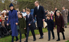 Dosta düşmana gövde gösterisi yaptılar.. Eski eşler bile oradaydı... Fazladan bir çocuk daha