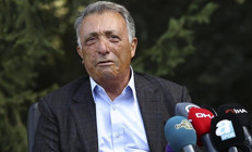 Beşiktaşta eski başkan Ahmet Nur Çebiden Hasan Arata cevap