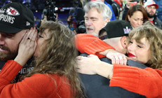 Yılın çiftinin büyük buluşması bu gece... Konserden çıktı, okyanus aşıp aşkına koştu