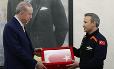 Cumhurbaşkanı Erdoğan, Alper Gezeravcıyı kabul etti