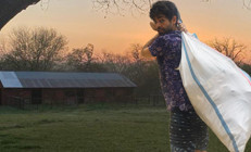 Bir zamanların uslanmaz çapkınıydı... Şimdi bahçesini sulayıp traktörle tarla sürüyor