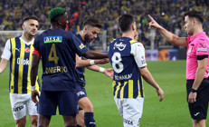 Galatasaray cephesinden penaltı tepkisi: Fenerbahçeli futbolcular da şaşırdı