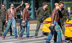 Ünlü oyuncu tam bir centilmen çıktı: Dur hayatım kapını ben açarım