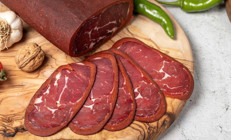 Pastırmanın sahtesi olur mu Tatmadan, koklamadan hilesi anlaşılır mı ‘Gözünüzün önünde dilimletin’