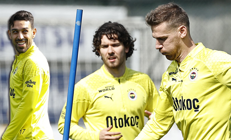 Fenerbahçede Union SG hazırlıkları sürüyor İrfan Can Kahveci antrenmanda...