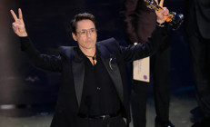 96ncı Oscar Ödülleri dağıtıldı...  Bunca yıl sonra ilk ödülünü aldı: Berbat geçen çocukluğuma teşekkür ederim