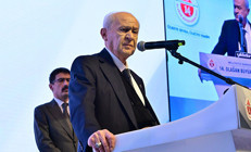 Devlet Bahçeli, yeniden MHP Genel Başkanı seçildi... Ofiste balya balya para sayan CHP hesabı sandıkta verecek