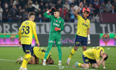 Fenerbahçede Dominik Livakovic, Trabzonspor maçı sonrası ayrılmak istedi Şoka girdi, İsmail Kartal sakinleştirdi