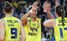 Fenerbahçe normal sezonu zirvede tamamladı