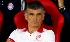 Fenerbahçenin rakibi Olympiakos, Mendilibarın sözleşmesini yeniledi