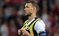Olympiakos taraftarından Edin Dzekoya sabotaj girişimi Fenerbahçeli taraftarlar harekete geçti
