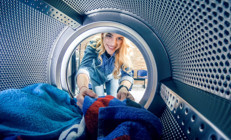 Çamaşır yıkarken yaptığımız bu hatalar giysilerimizin ömrünü kısaltıyor
