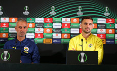 Fenerbahçe Teknik Direktörü İsmail Kartal: Kafayı takarsak olmaz, işimizi yapıyoruz, bilmiyorlar...