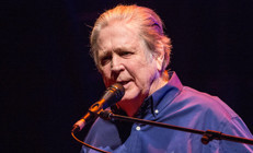 Demansa yakalanan ünlü müzisyenin hayatı, karısı ölünce değişti... Yedi çocuğu onu bakımevine yatırmaya çalışıyor