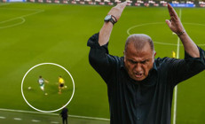 Fatih Terimli Panathinaikos liderlik maçında AEKe farklı kaybetti Samet Akaydindan büyük hata