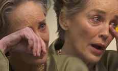 ‘Eskiden ünlü bir yıldızdım… Hastalandım, unutuldum’ demişti… Dünyaca ünlü oyuncu TRT World yayınında gözyaşlarına boğuldu…