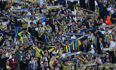 Kadıköyde Ali Koç protestosu ve Aziz Yıldırım sesleri Milli futbolcu yuhalandı