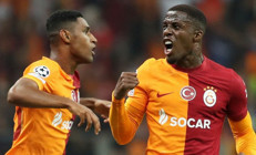 Galatasarayda iki yıldız gözden çıkarıldı
