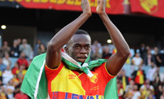 Göztepe, Anthony Dennisin sözleşmesini uzattı