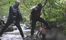 Kan donduran cinayet Sopayla döverek öldürüp cansız bedenini uçuruma attılar