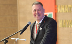 Karşıyaka’da İlker Ergüllü güven tazeledi 3 yıllığına yeniden...