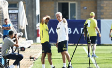 Fenerbahçede Jose Mourinho yönetimindeki ilk antrenmanda çok özel fotoğraflar