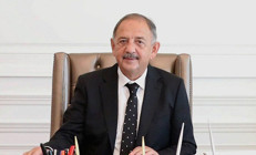 Bakan Özhaseki sağlık sorunları nedeniyle görevinden affını istedi