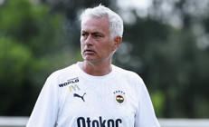 Fenerbahçede Jose Mourinhodan transfer açıklaması Elimizdeki oyuncuları tutacağız...