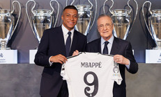 Beklenen an geldi: Kylian Mbappe, Real Madride resmi imzayı attı