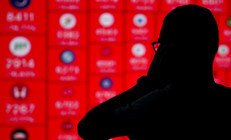 Piyasalarda ABD depremi 37 yılın en yüksek düşüşü... Bitcoin ve Ethereum çakıldı