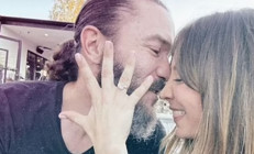 Yeniden evlenmeye tövbe etmişti:  Bu yüzüğe hayır diyemedi