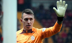 Derbinin en deneyimlisi Fernando Muslera 31 maçın 14ünde gol yemedi...