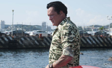 Ünlü oyuncu 28 yıllık karısına boşanma davası açtı: Bana durmadan eziyet ediyor... Oğlumuzu da intihara sürükledi