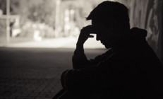 Birden çocuk gibi davranmaya başladı, doktorlar depresyon dedi ama 38 yaşında demans olduğu ortaya çıktı