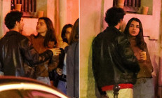 ‘Karım benden ayrılıp başkasının kollarına koştu’ diye üzülüyordu… Ünlü şarkıcı gizemli bir esmerle yakalandı